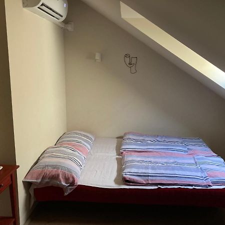 35 Vendégház Pécs Esterno foto