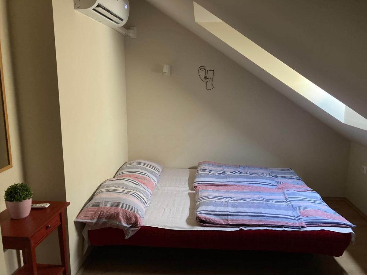 35 Vendégház Pécs Esterno foto